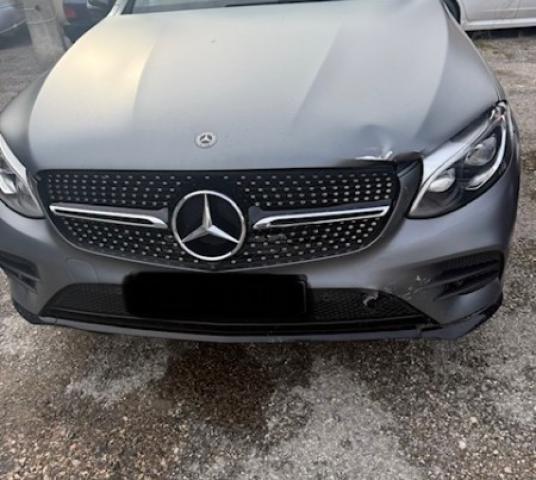 Echange et peinture capot et pare choc