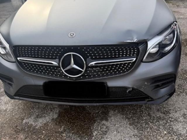 Echange et peinture capot et pare choc